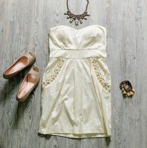 City Triangle Strapless Dress with Pockets
